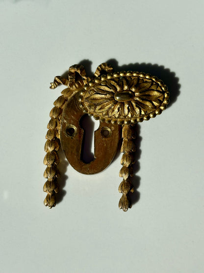 Hidden Bow Escutcheon