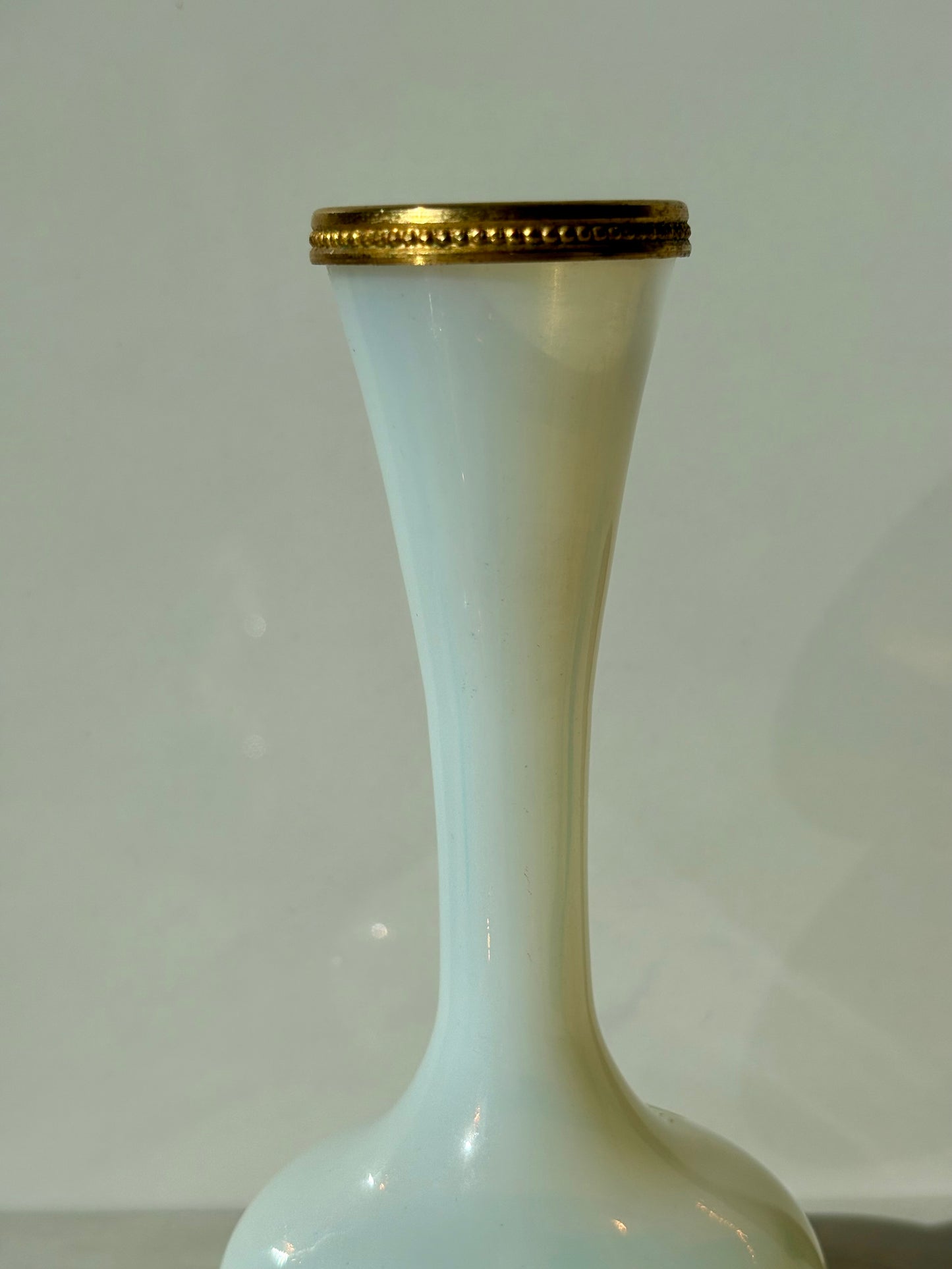 Soapy Opaline Soliflore
